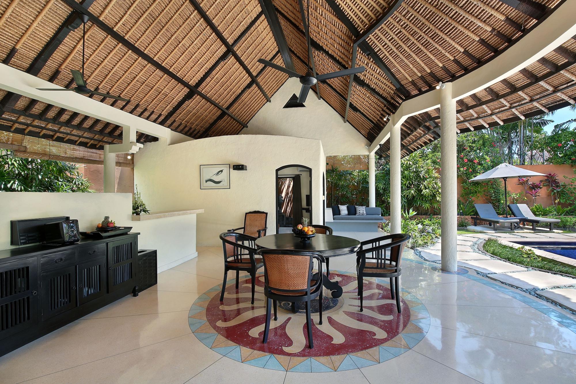 विला Impiana Private Seminyak (Bali)